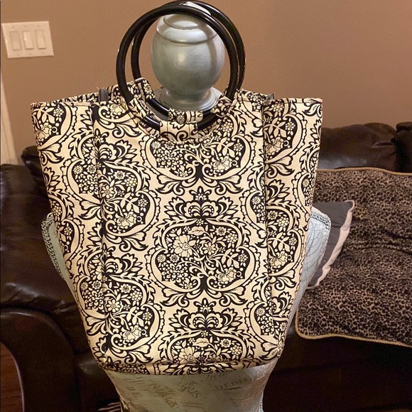 Elegant Padded Black and Cream Lunch Tote Bag by Fit & Fresh (14” H x 7” W) - Picture 5 of 7